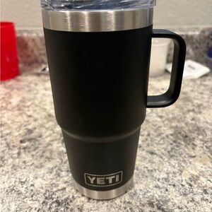20 OZ YETI TRAVEL MUG WITH STRONGHOLD™ LID